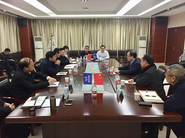 武漢市委常委、市紀(jì)委書記張曙考察新特光電