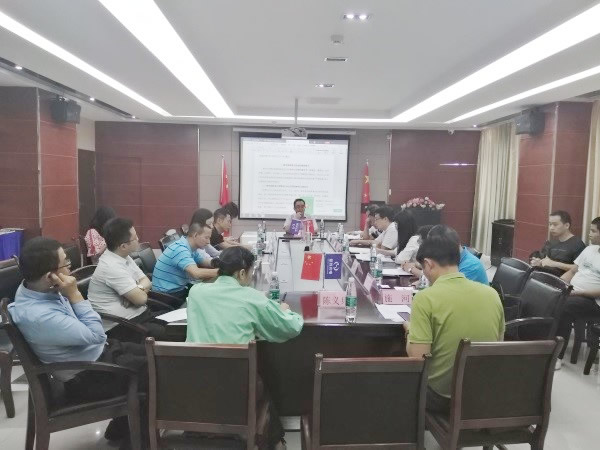 武漢新特光電技術(shù)有限公司董事長(zhǎng)、武漢光谷中小企業(yè)科技創(chuàng)新協(xié)會(huì)顧問(wèn)陳義紅博士