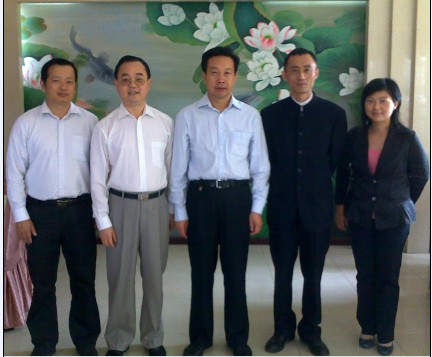 湖北省委統(tǒng)戰(zhàn)部副巡視員劉愛黨、湖北歐盟同學(xué)會(huì)秘書長(zhǎng)燕元沂、武漢留學(xué)生創(chuàng)業(yè)園常務(wù)副主任袁煜農(nóng)一行來(lái)我司考察